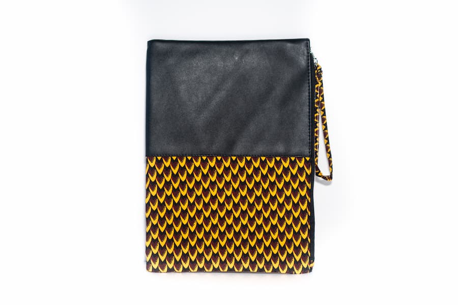 Petite pochette wax similicuir deux tons noir jaune rouge