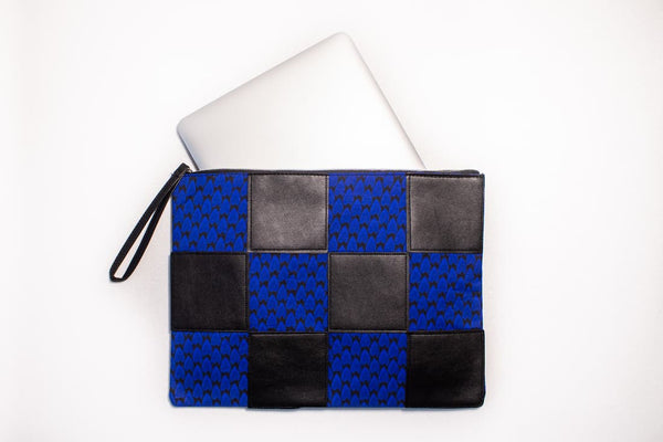 Grande pochette Wax similicuir bleu noir